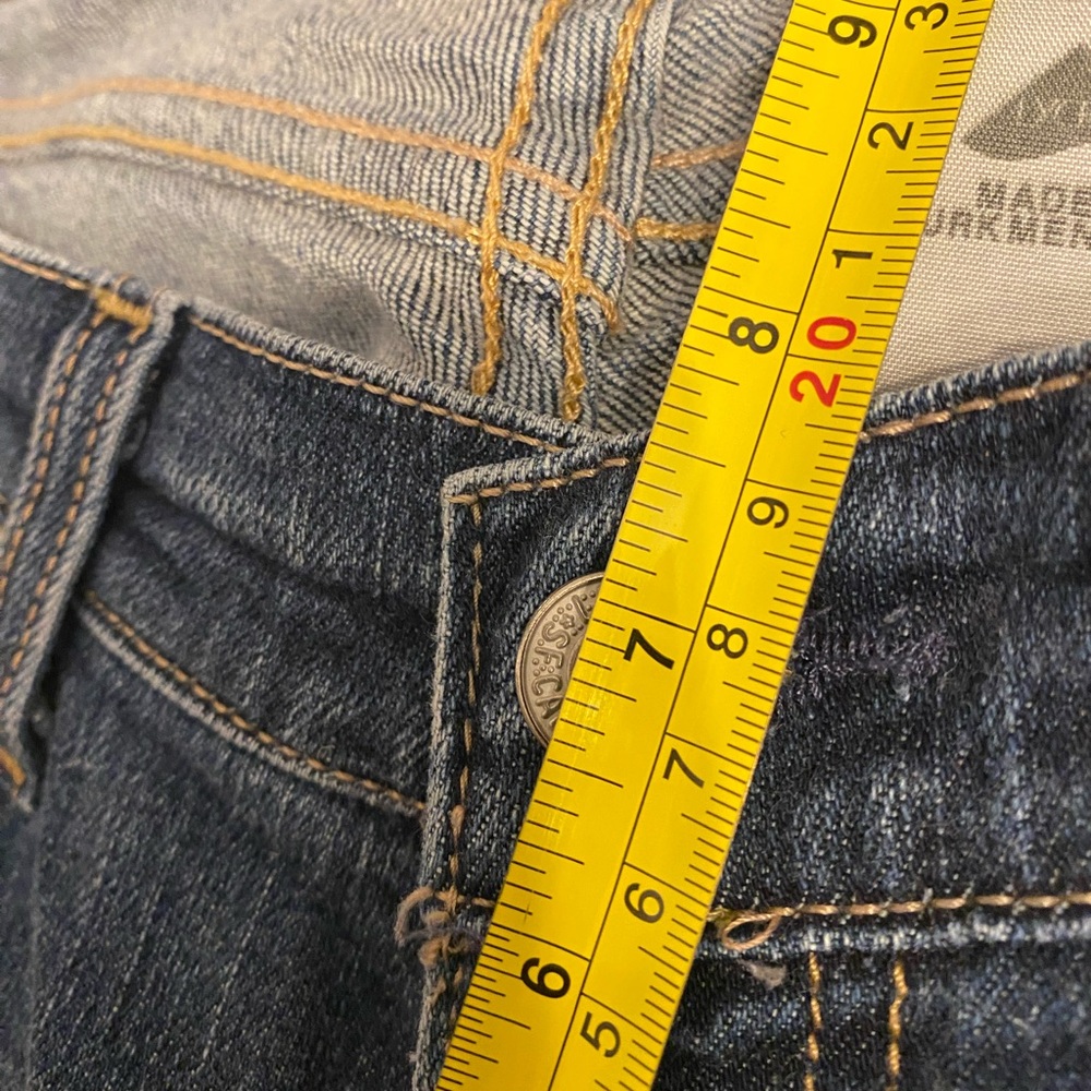 Vintage Levi’s Curvy Cut Jeans - Size 9 M - Medium Wash Bootcut Denim - 28”X30” - Picture 14 of 14